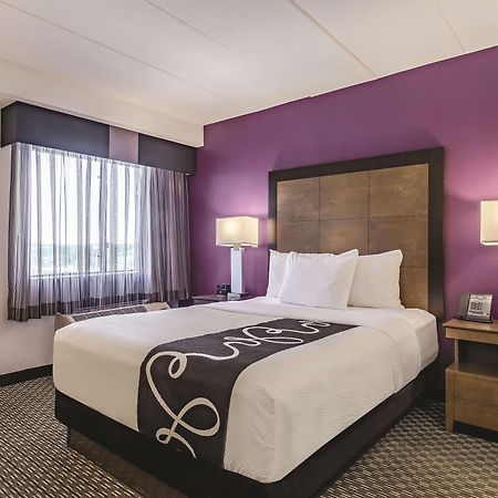 La Quinta By Wyndham Warwick Providence Airport Hotell Exteriör bild