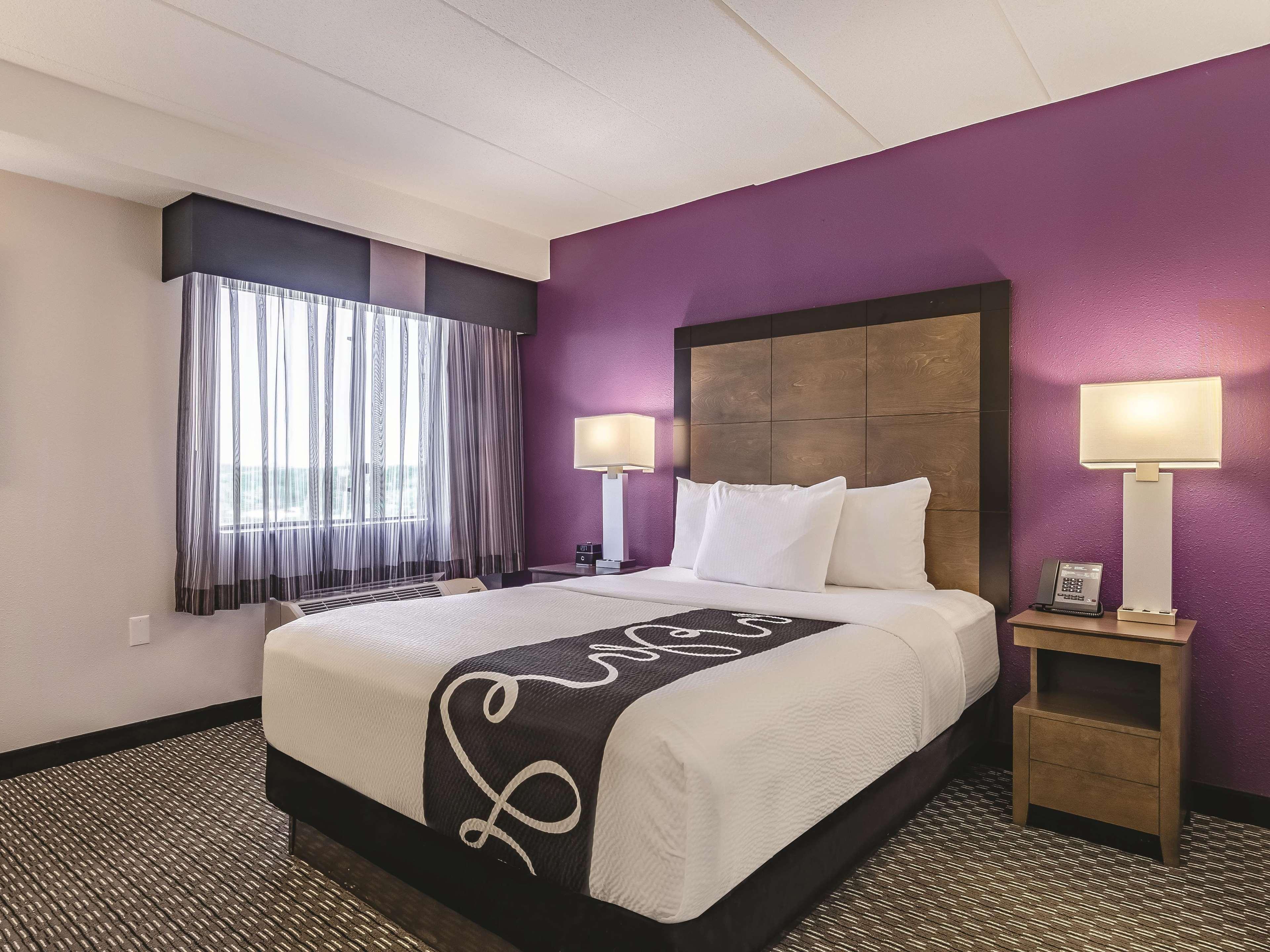 La Quinta By Wyndham Warwick Providence Airport Hotell Exteriör bild