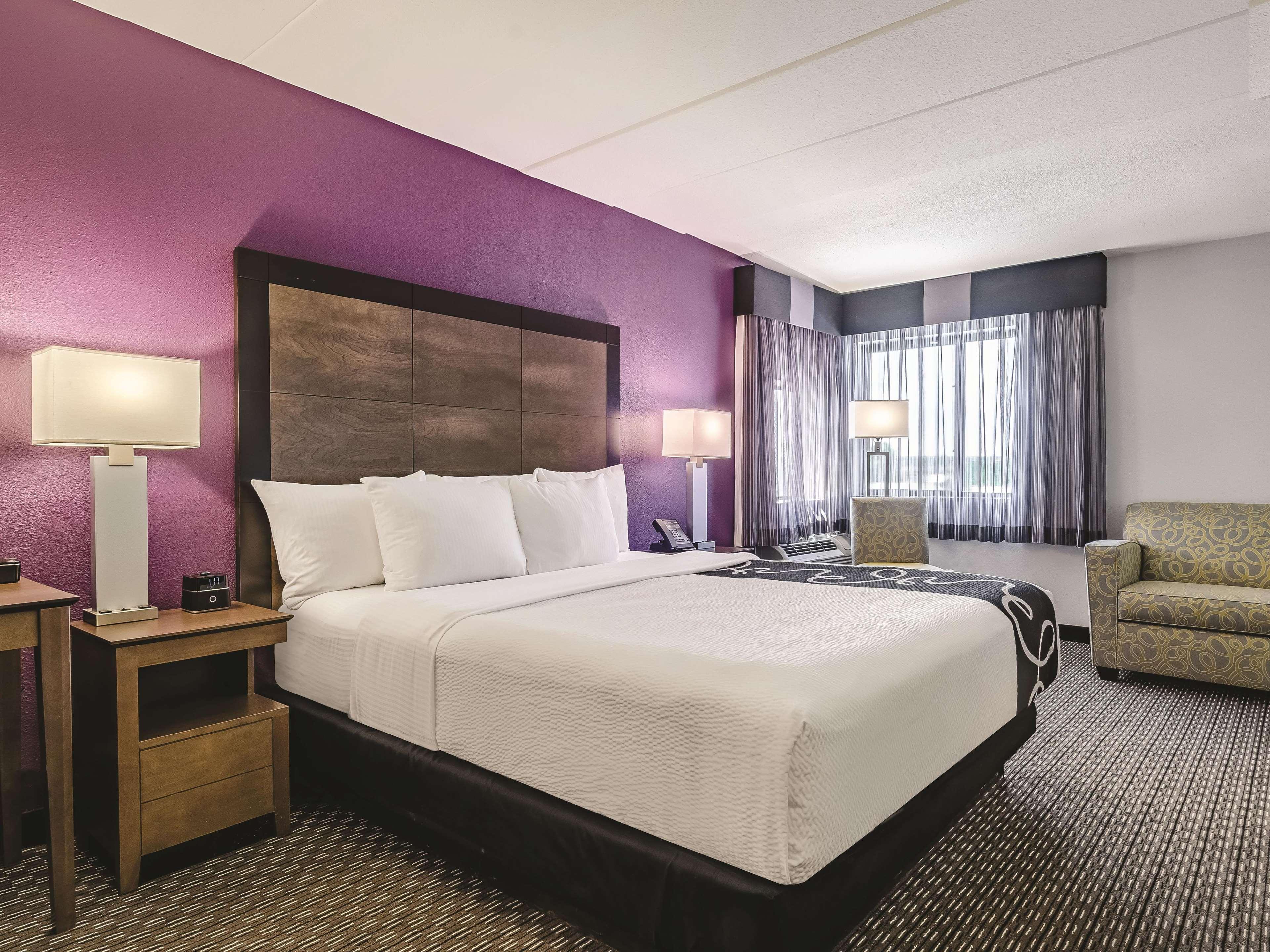 La Quinta By Wyndham Warwick Providence Airport Hotell Exteriör bild