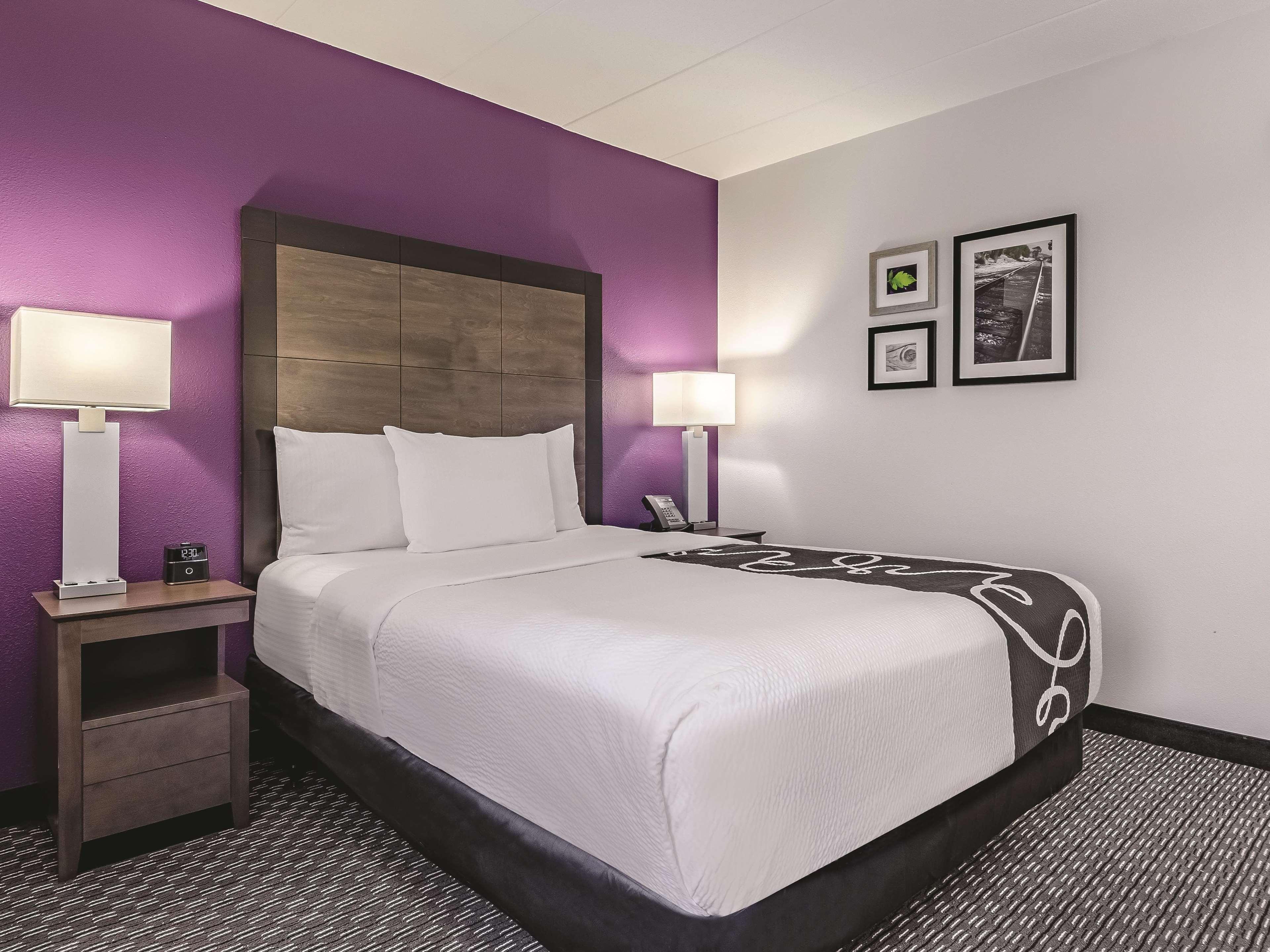 La Quinta By Wyndham Warwick Providence Airport Hotell Exteriör bild