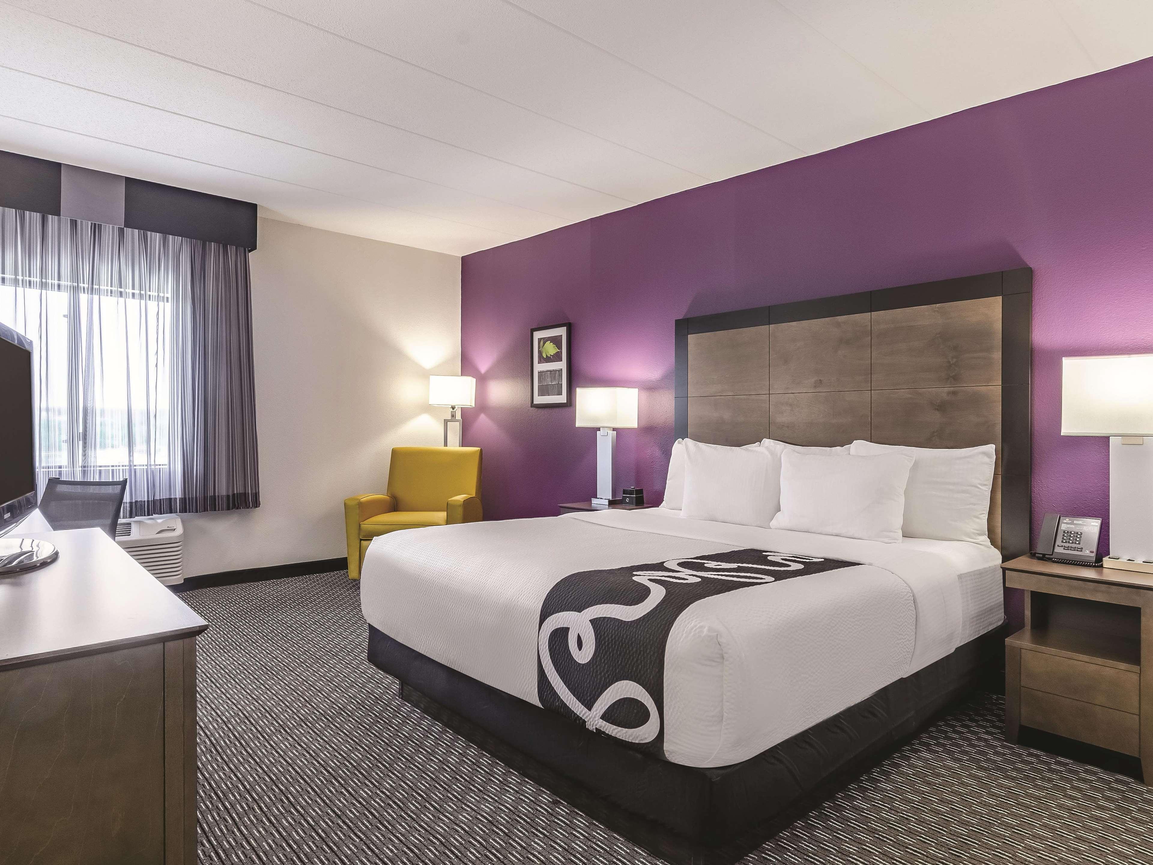 La Quinta By Wyndham Warwick Providence Airport Hotell Exteriör bild