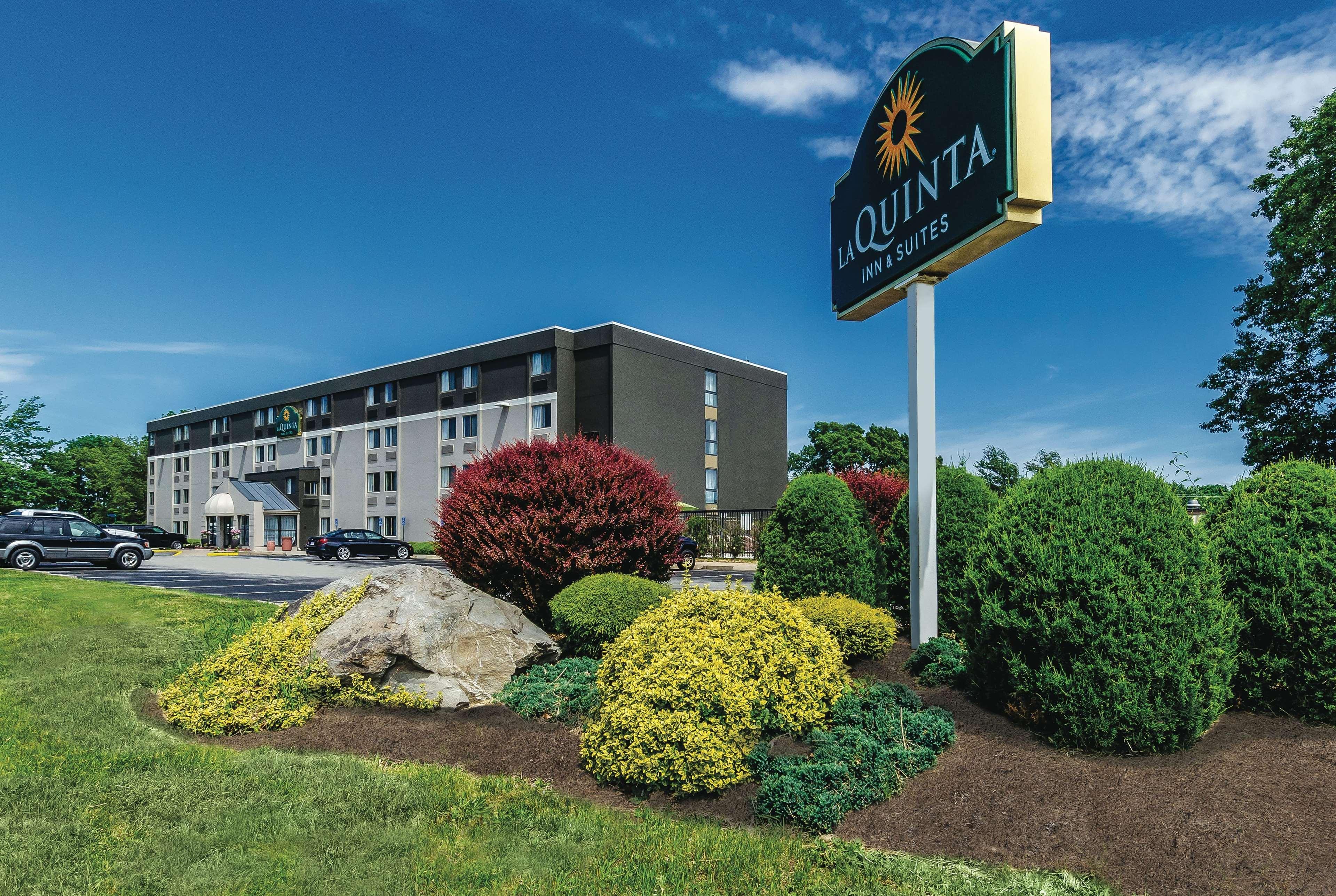 La Quinta By Wyndham Warwick Providence Airport Hotell Exteriör bild