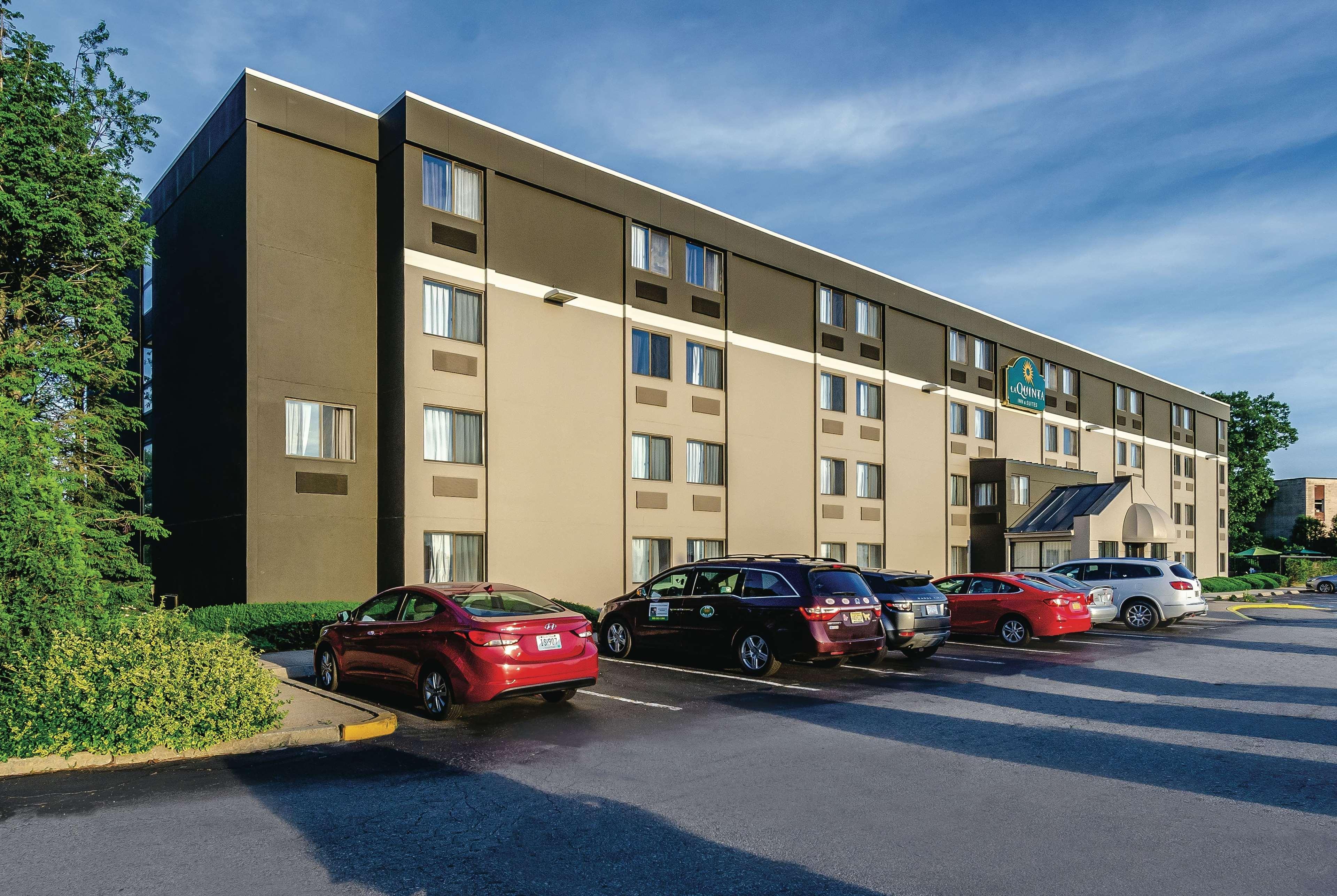 La Quinta By Wyndham Warwick Providence Airport Hotell Exteriör bild