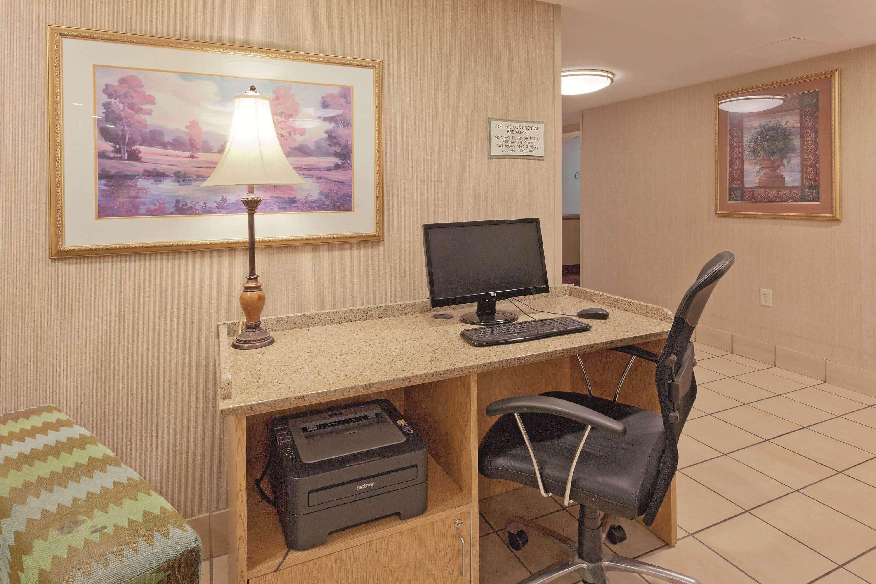 La Quinta By Wyndham Warwick Providence Airport Hotell Exteriör bild