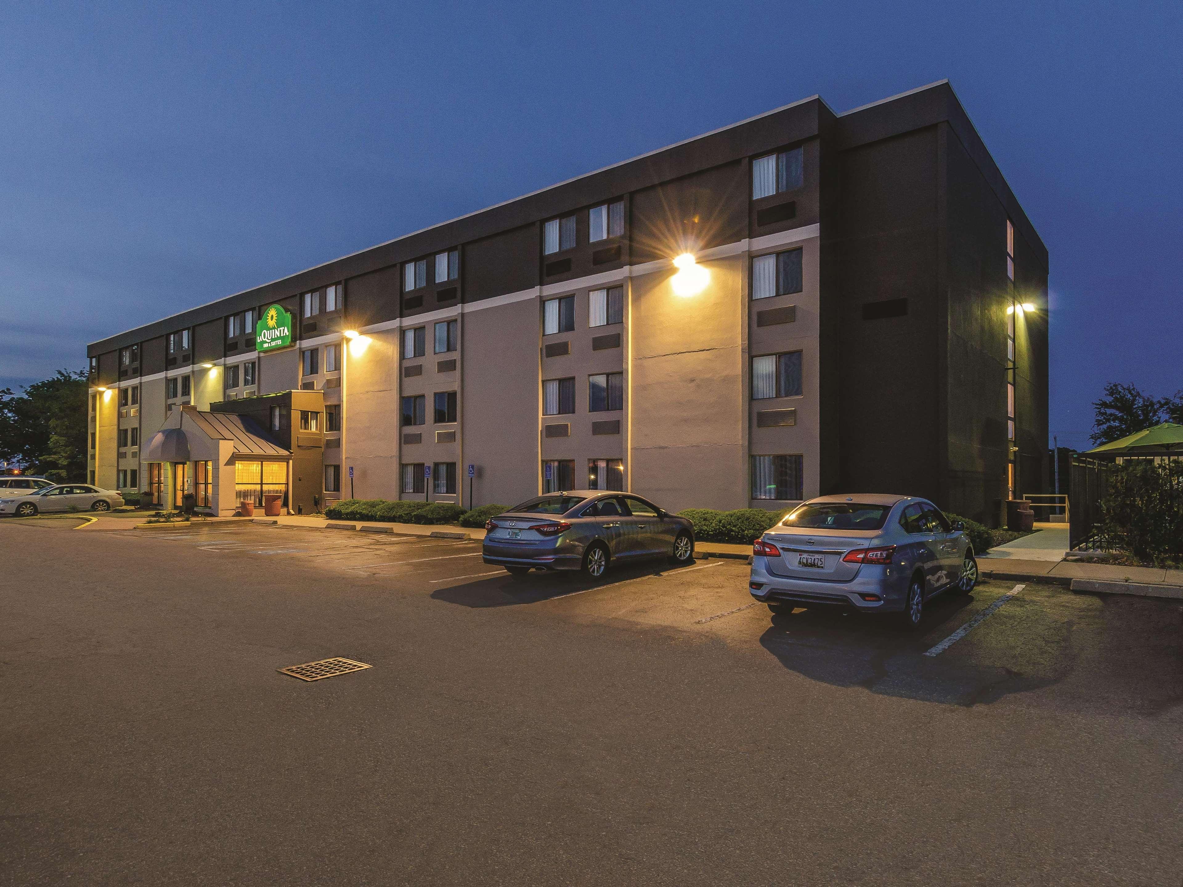 La Quinta By Wyndham Warwick Providence Airport Hotell Exteriör bild