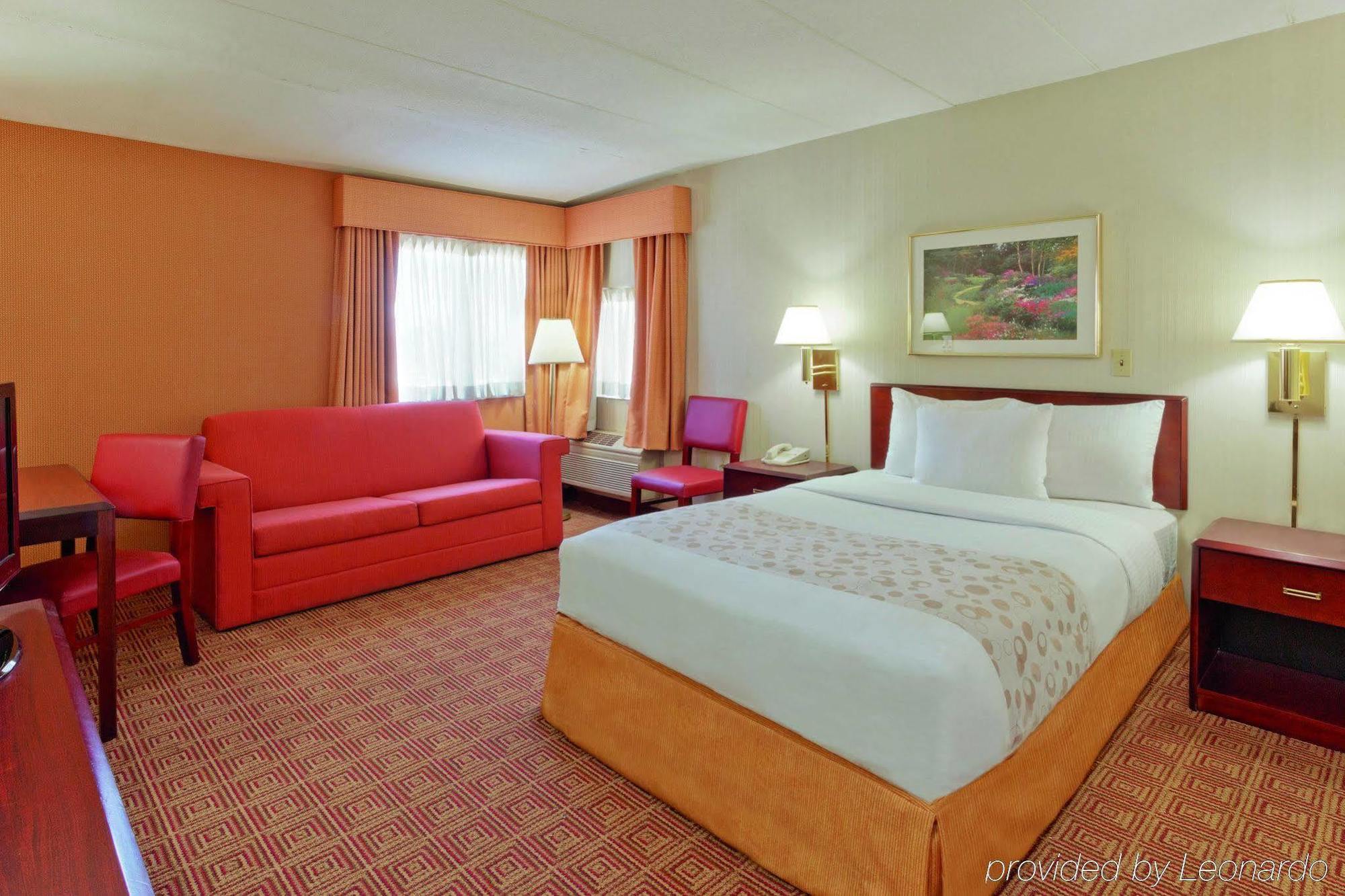 La Quinta By Wyndham Warwick Providence Airport Hotell Exteriör bild