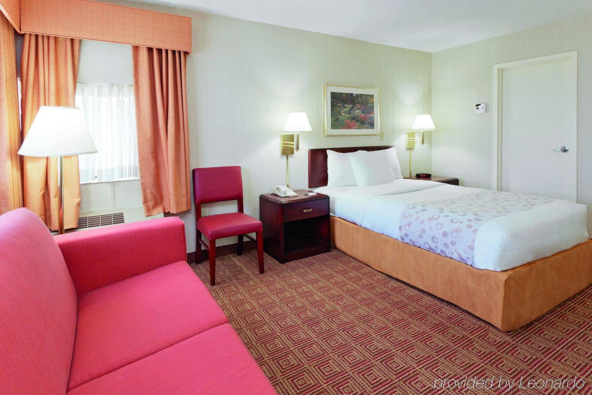 La Quinta By Wyndham Warwick Providence Airport Hotell Exteriör bild