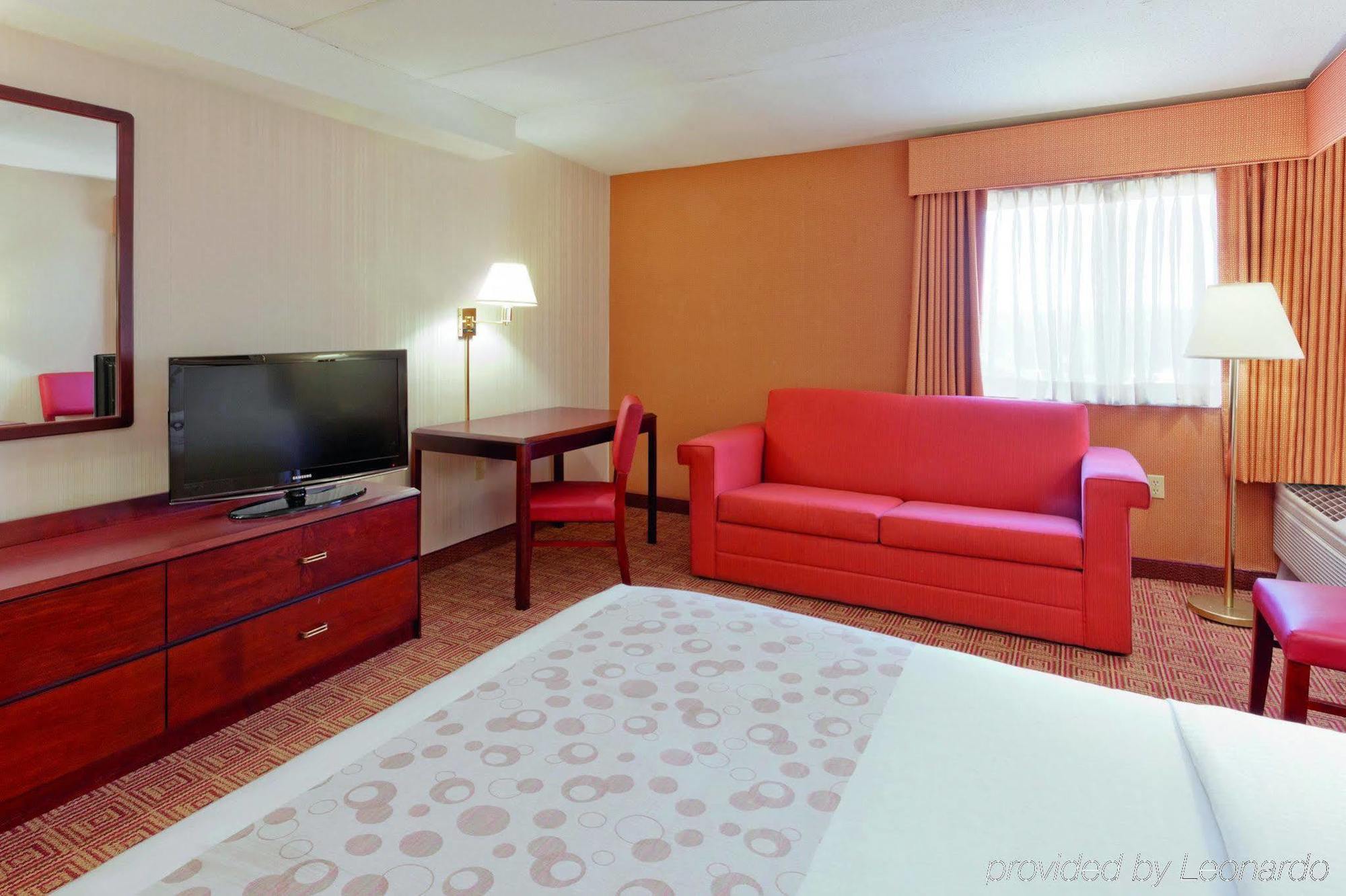 La Quinta By Wyndham Warwick Providence Airport Hotell Exteriör bild