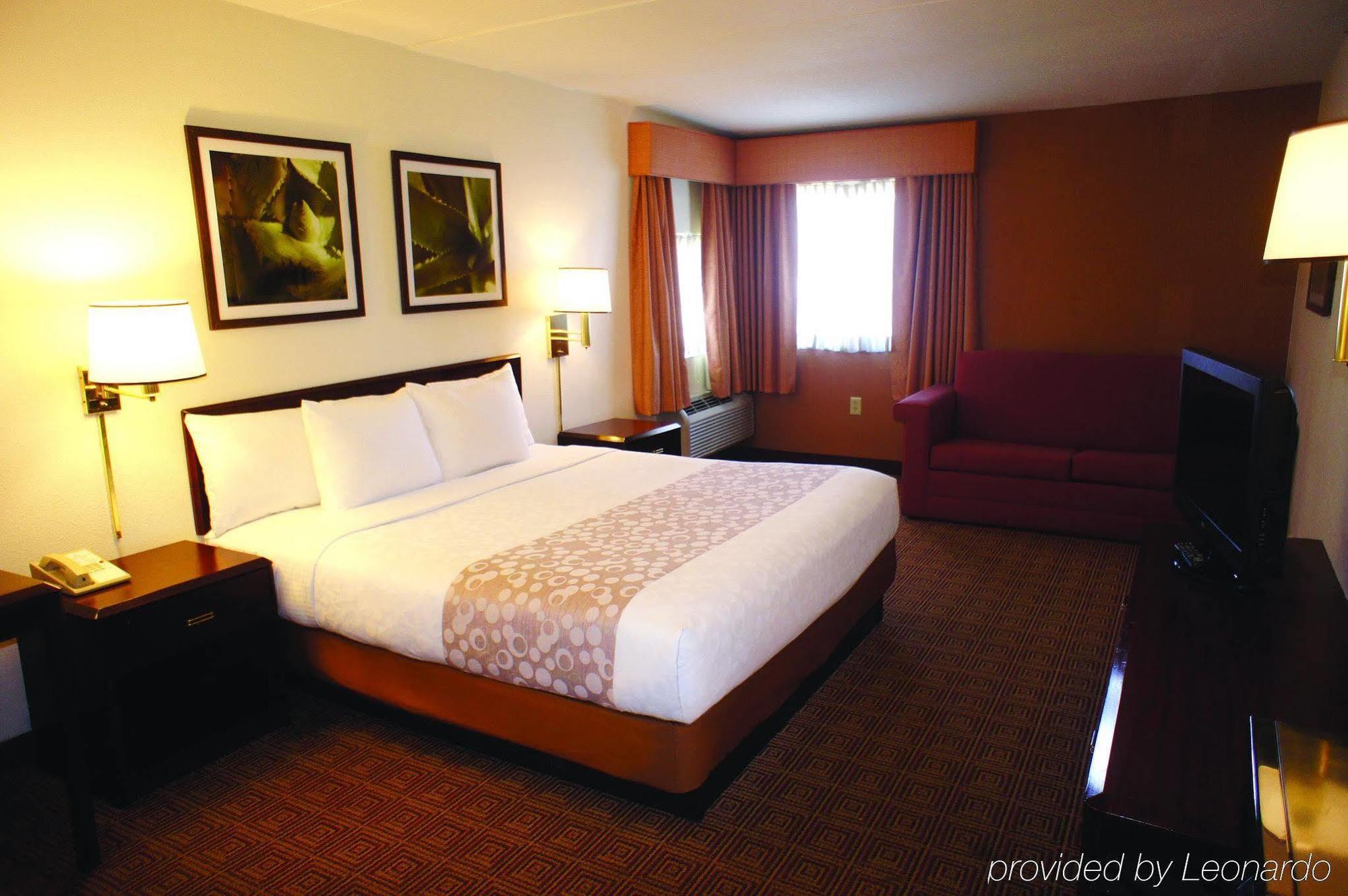La Quinta By Wyndham Warwick Providence Airport Hotell Exteriör bild