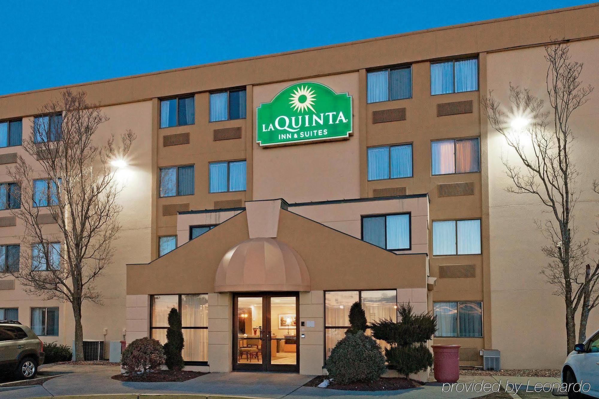 La Quinta By Wyndham Warwick Providence Airport Hotell Exteriör bild