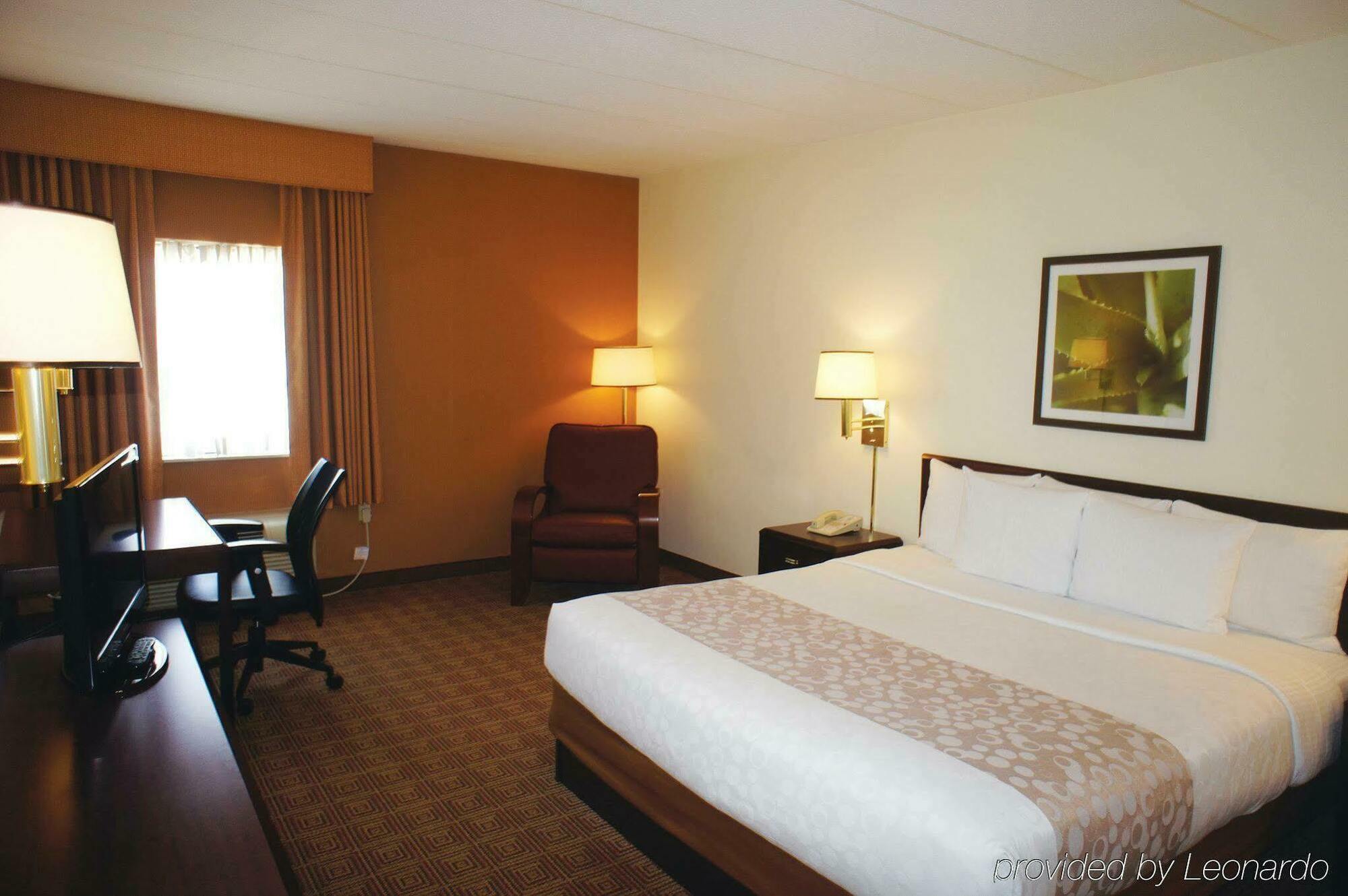La Quinta By Wyndham Warwick Providence Airport Hotell Exteriör bild