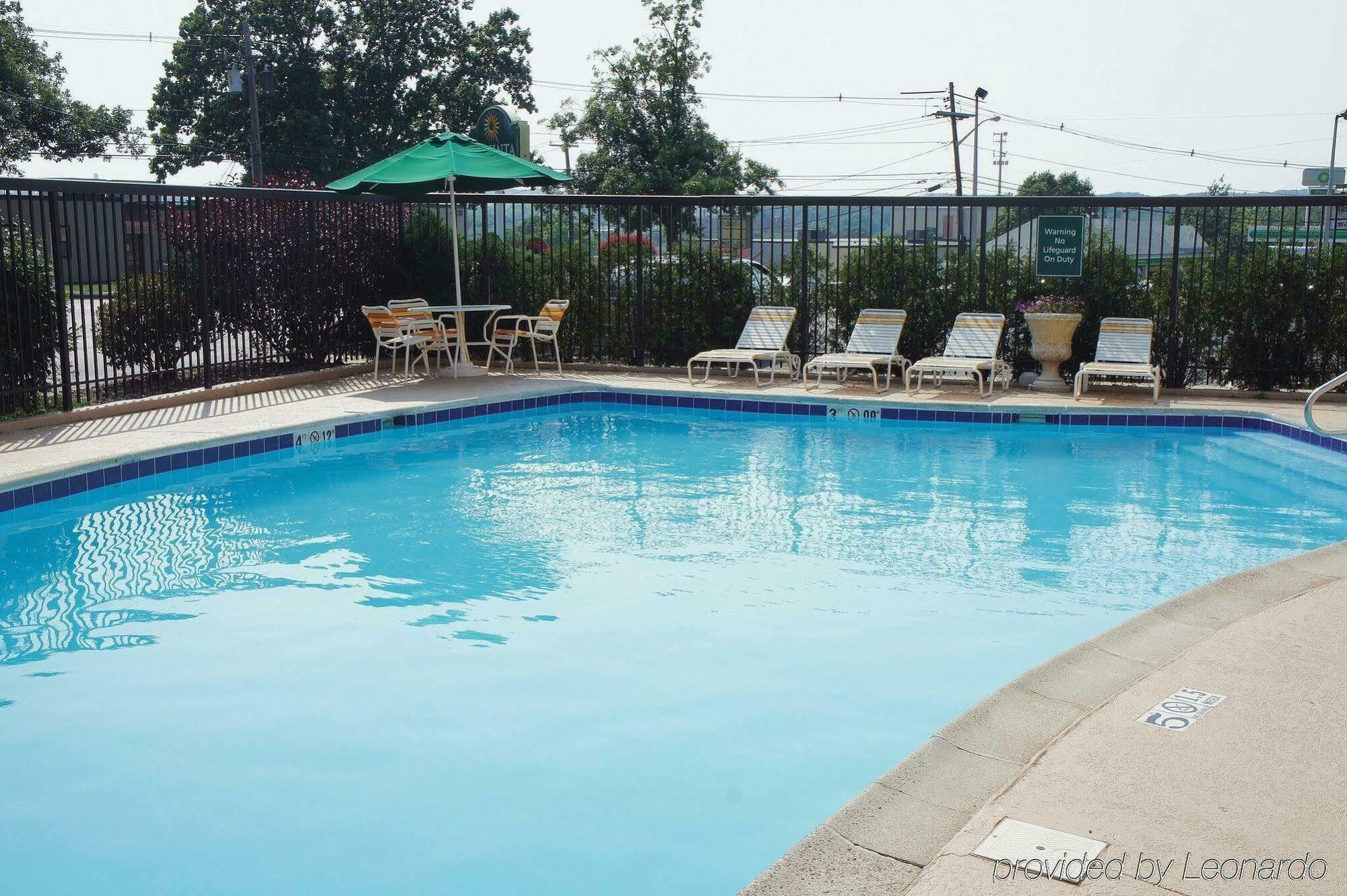 La Quinta By Wyndham Warwick Providence Airport Hotell Exteriör bild